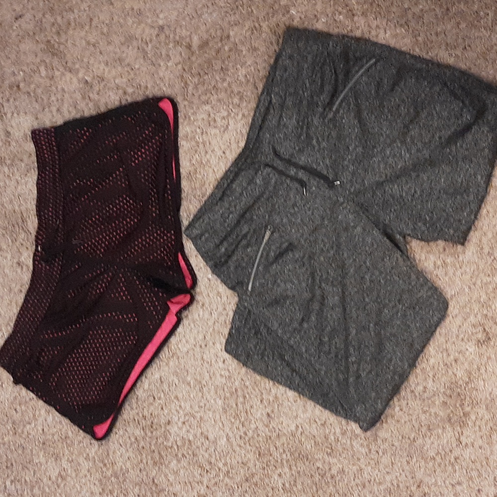 Set of athletic wear